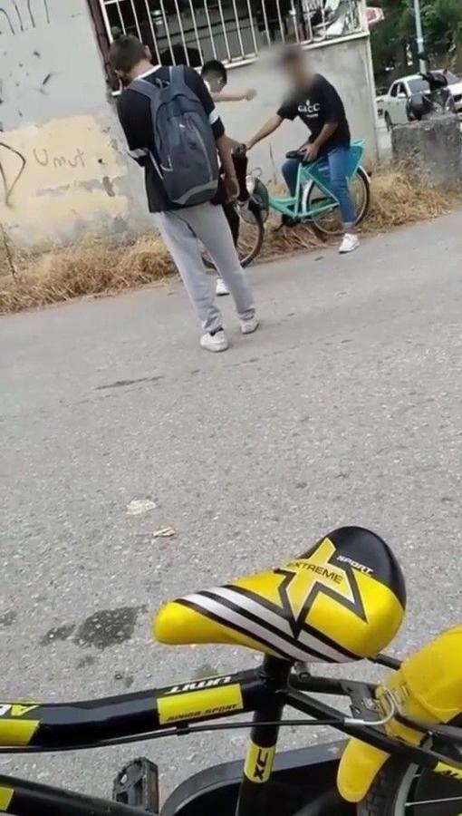 Bi̇si̇klete Zarar Veren 3 Ki̇şi̇ Gözaltına Alındı