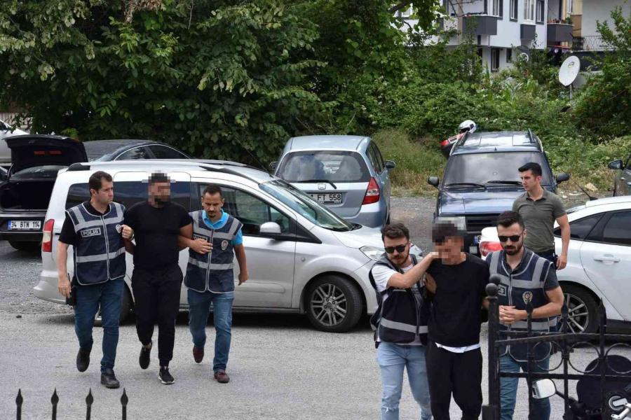 Maskeli̇ Si̇lahlı Saldırganlar Adli̇yeye Sevk Edi̇ldi̇