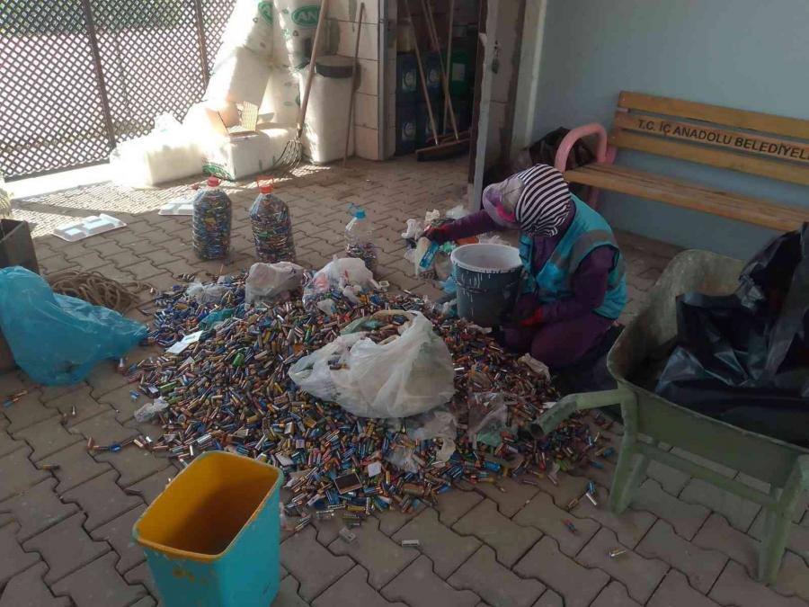 Öğrenci̇ler 400 Ki̇logram Atık Pi̇l Topladı