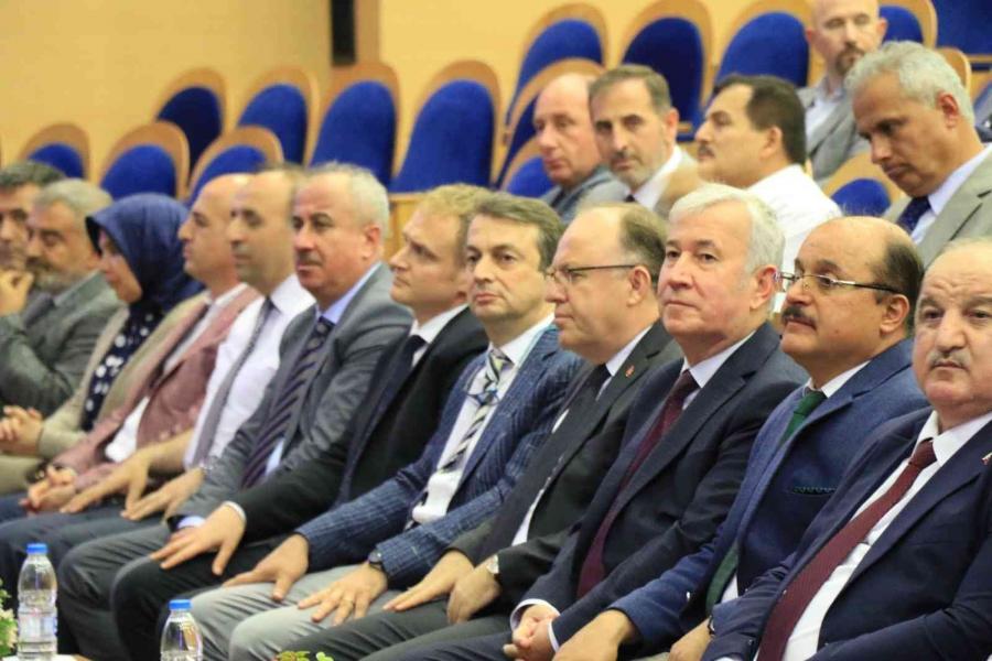 Zonguldakın 500 Mi̇lyon Yıllık Tari̇hi̇ Konuşuldu