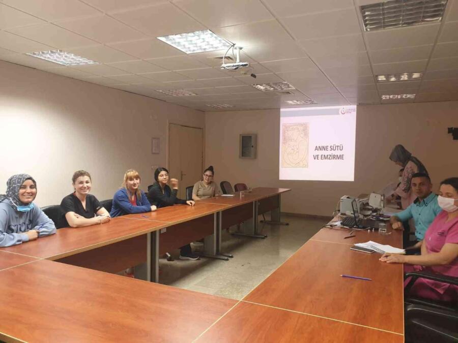 Anne Sütünün Önemi̇ Anlatıldı