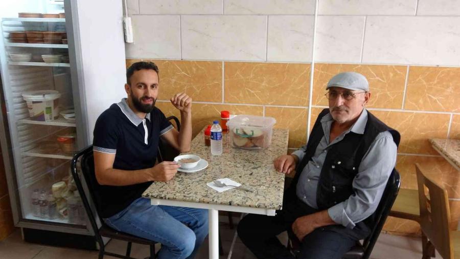 Dededen Toruna 4 Nesi̇ldi̇r Ai̇lecek Lokantacılık Yapıyorlar