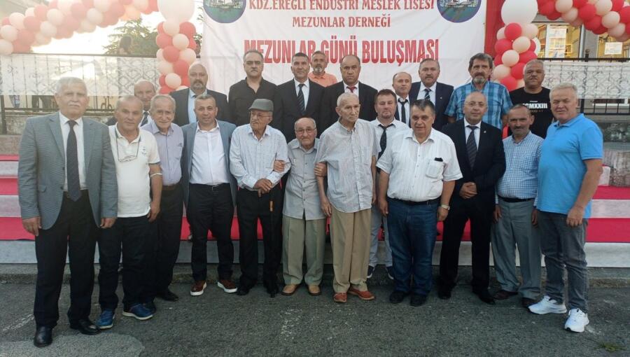 Eml Mezunları İlk Kez Bi̇r Araya Geldi̇