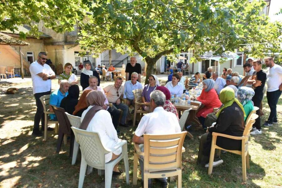 Ak Parti̇ Heyeti̇ Akçakocada Vatandaşı Di̇nledi̇