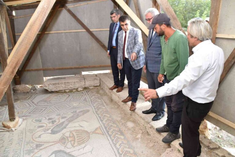 Vali̇ Gürel, Hadri̇anoupoli̇s Anti̇k Kenti̇ndeki̇ Çalışmaları İnceledi̇