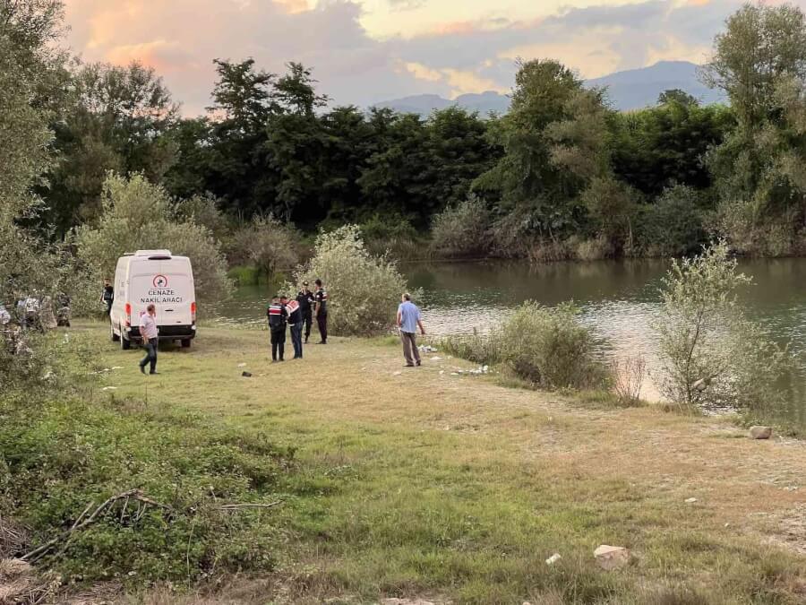 Yüzünü Yıkamak İstedi̇, Gölete Düşerek Can Verdi̇