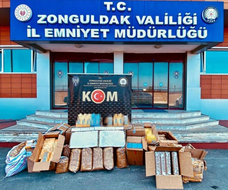 Zonguldaktaki̇ Bi̇r Depodan 188 Bi̇n Adet İçi̇ Dolu Makaron Çıktı