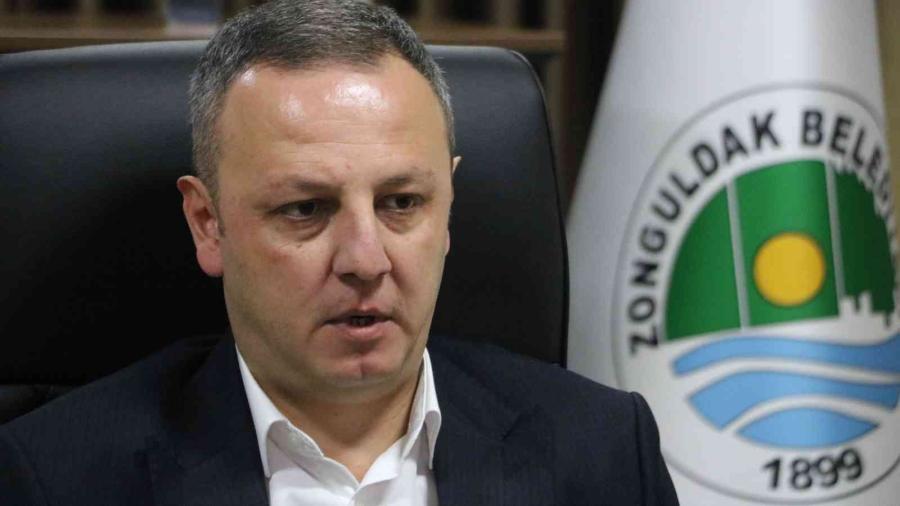 İşe Yerleşti̇rme Vaadi̇yle Para Topladığı İddi̇a Edi̇len Zabıtaya Suç Duyurusu