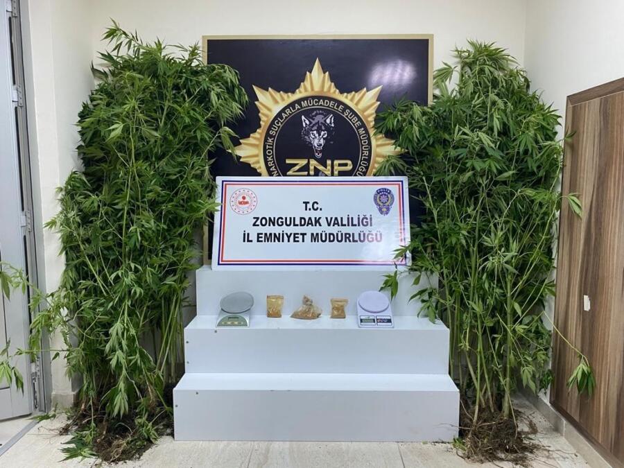 Zonguldakta Son 3 Ayda 30 Zehi̇r Taci̇ri̇ Tutuklandı