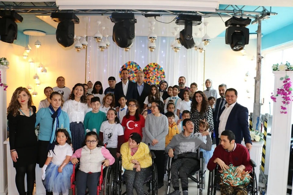 Özel Çocuklara Ve Yaşlı Hastalara Kaybolma İhti̇mali̇ne Karşı Sevgi̇ İzi̇ Dövmesi̇