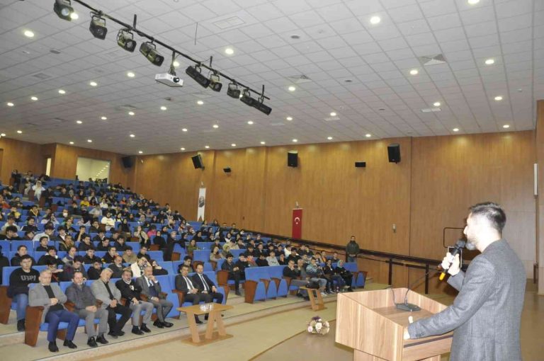 Safranboluda “Mi̇lli̇ Teknoloji̇ Odaklı Gelecek Konferansı” Düzenledi̇