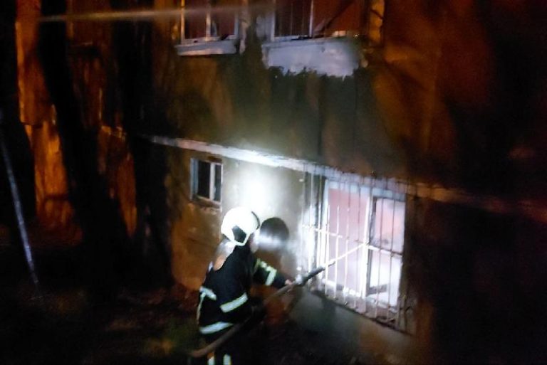 Karabük’te çıkan yangında bir konut kullanılamaz hale geldi