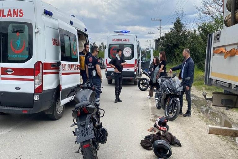 Düzce’de iki motosikletin çarpıştığı kazada şoförler yaralandı