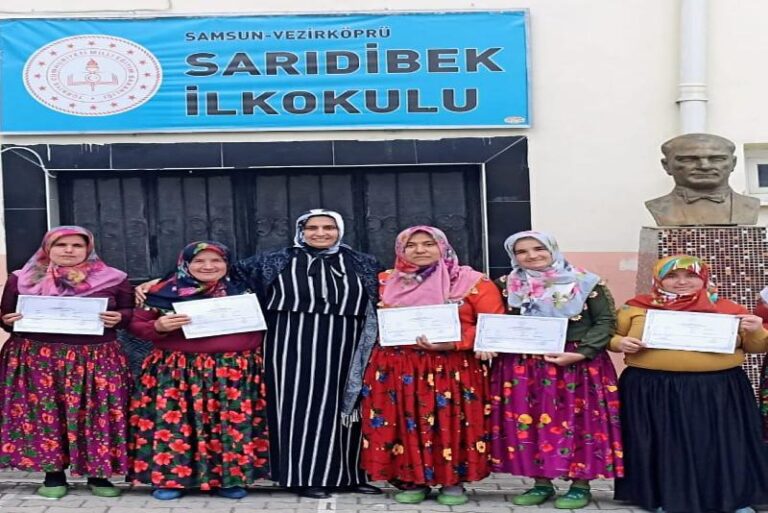 Vezirköprü Sarıdibek İlkokulu’nda yetişkin okuma bayramı şenliği düzenlendi