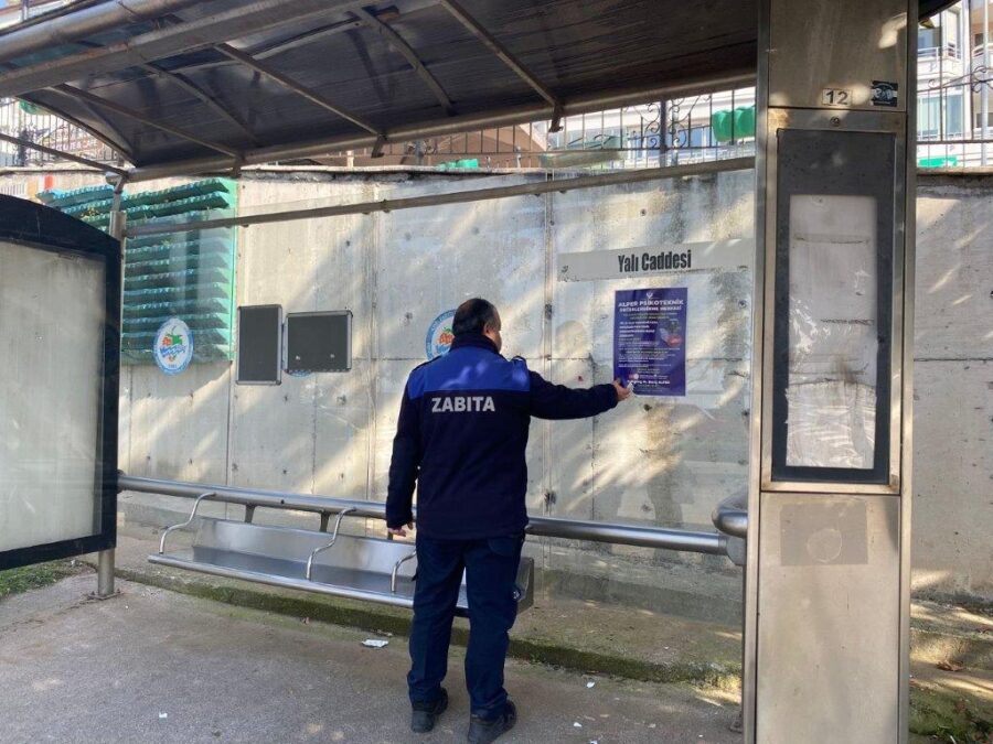 KDZ. EREĞLİ’DE İZİNSİZ AFİŞLER KALDIRILDI