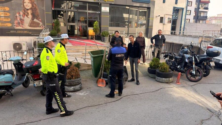 KDZ. EREĞLİ’DE, KALDIRIM İŞGALCİLERİNE GÖZ AÇTIRILMIYOR