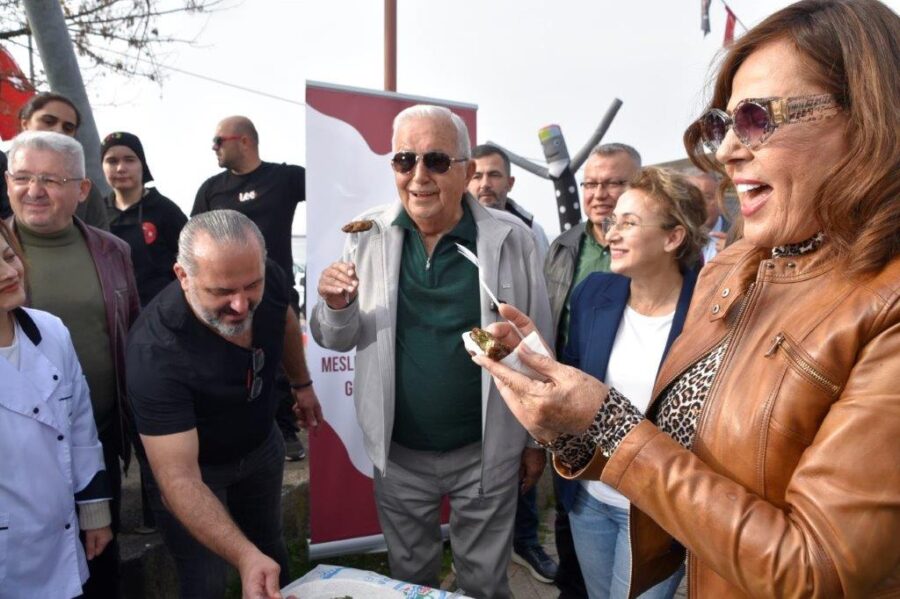 KDZ. EREĞLİ 16. HAMSİ FESTİVALİ’NDE SÜRPRİZ TATLAR