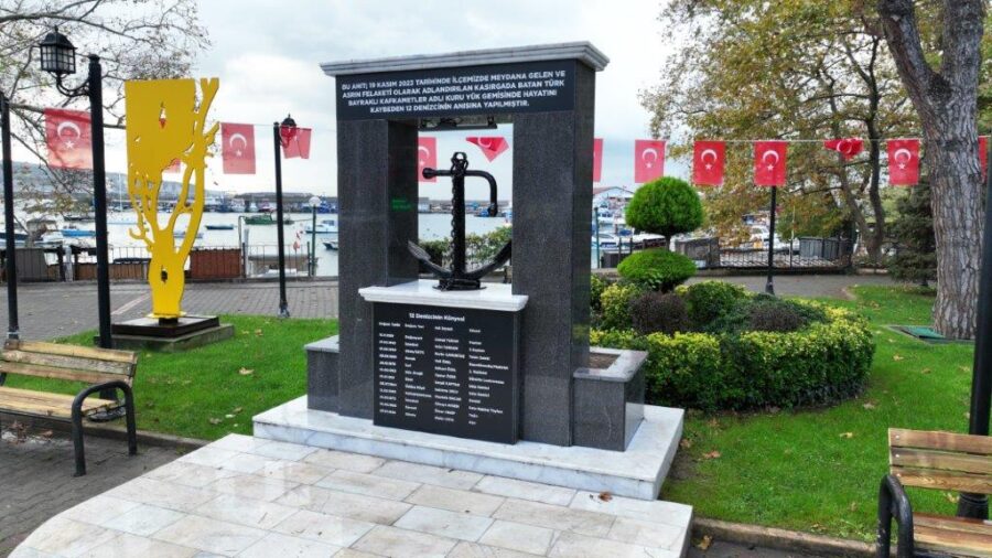KDZ. EREĞLİ BELEDİYESİ, 12 DENİZCİ İÇİN ANIT YAPTIRDI