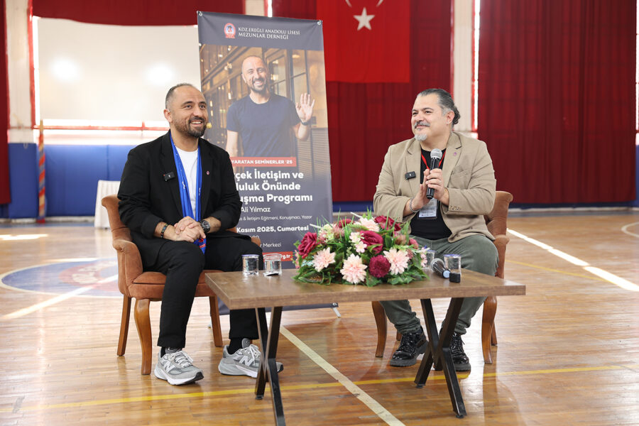 ERHAN ALİ YILMAZ: “SESİNİN GÜCÜ FİKİRLERİNİN KADERİDİR”