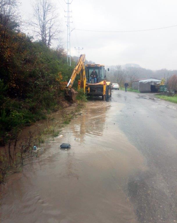 KDZ. EREĞLİ’DE SU KANALLARI VE YAĞMURLAMA HATLARI AÇIK TUTULUYOR